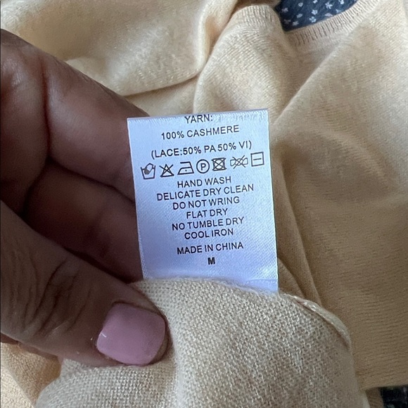 Women's Cashmere Sweater - Cream - Picture 2 of 5